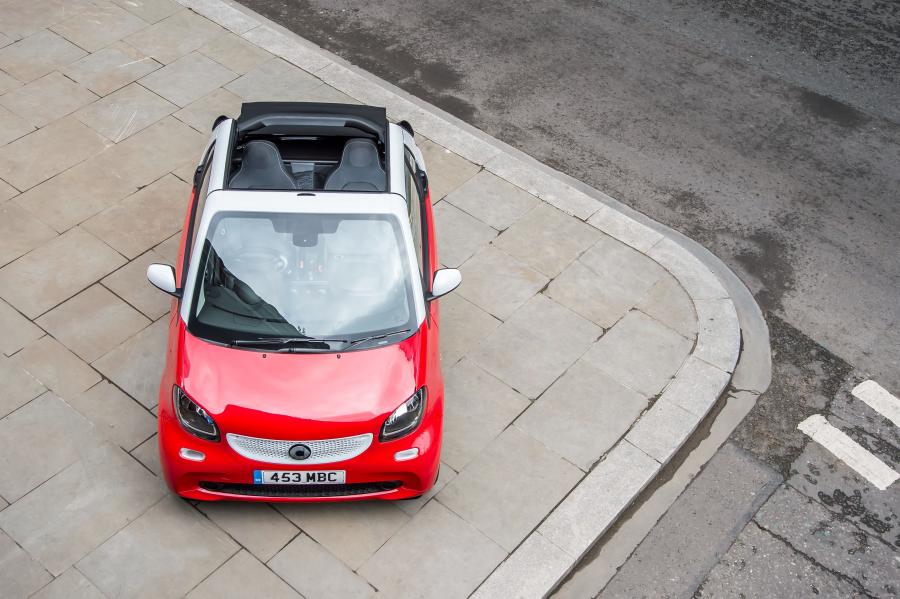  Smart ForTwo Passion Cabrio 2016 года  (UK) (фото 18 из 30)